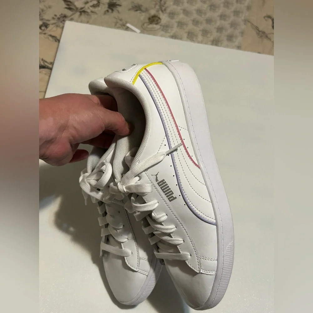 Puma Woman White Sneakers with Subtle Purple Accent